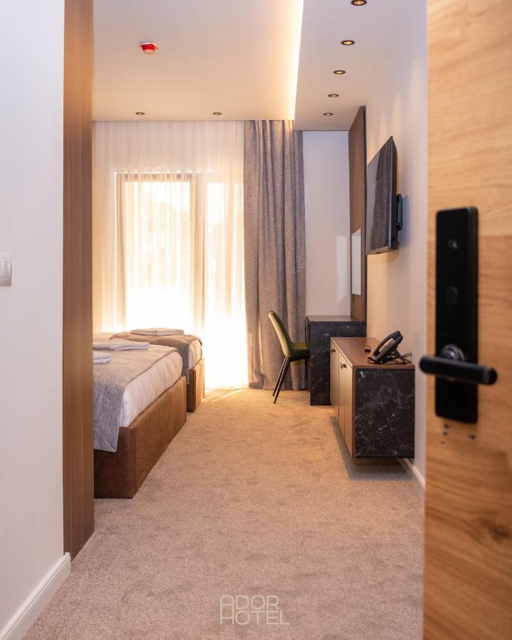 Ador Hotel North Mitrovica Экстерьер фото