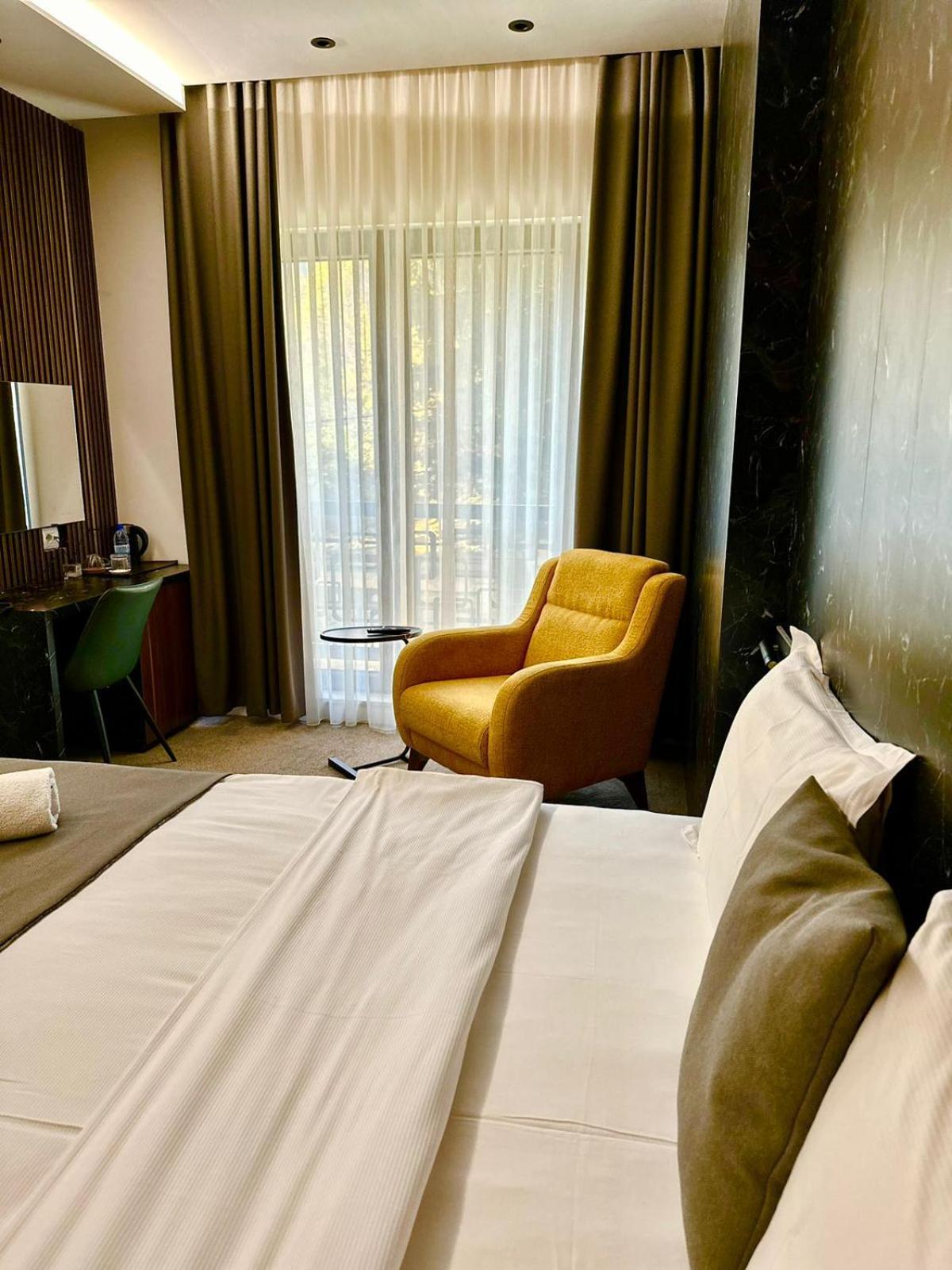 Ador Hotel North Mitrovica Экстерьер фото
